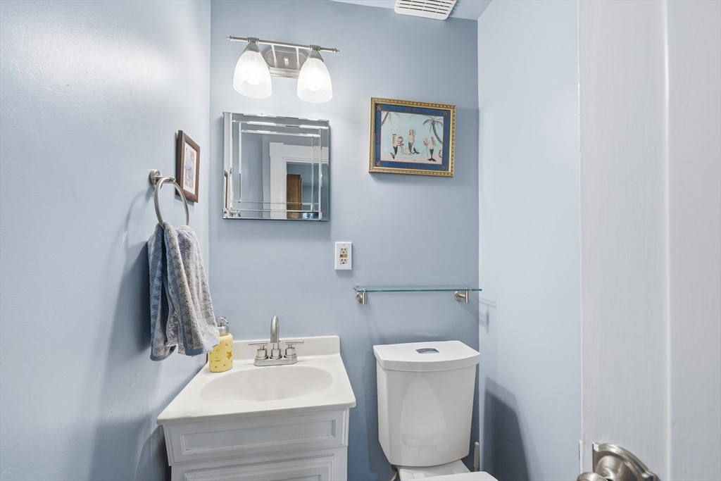 14 Harrison Avenue Beverly, MA 01915 - Photo 12 of 38