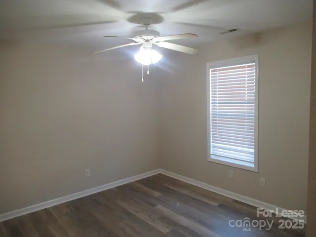 $1,200 | 406 South Flint Street, Lincolnton, NC 28092