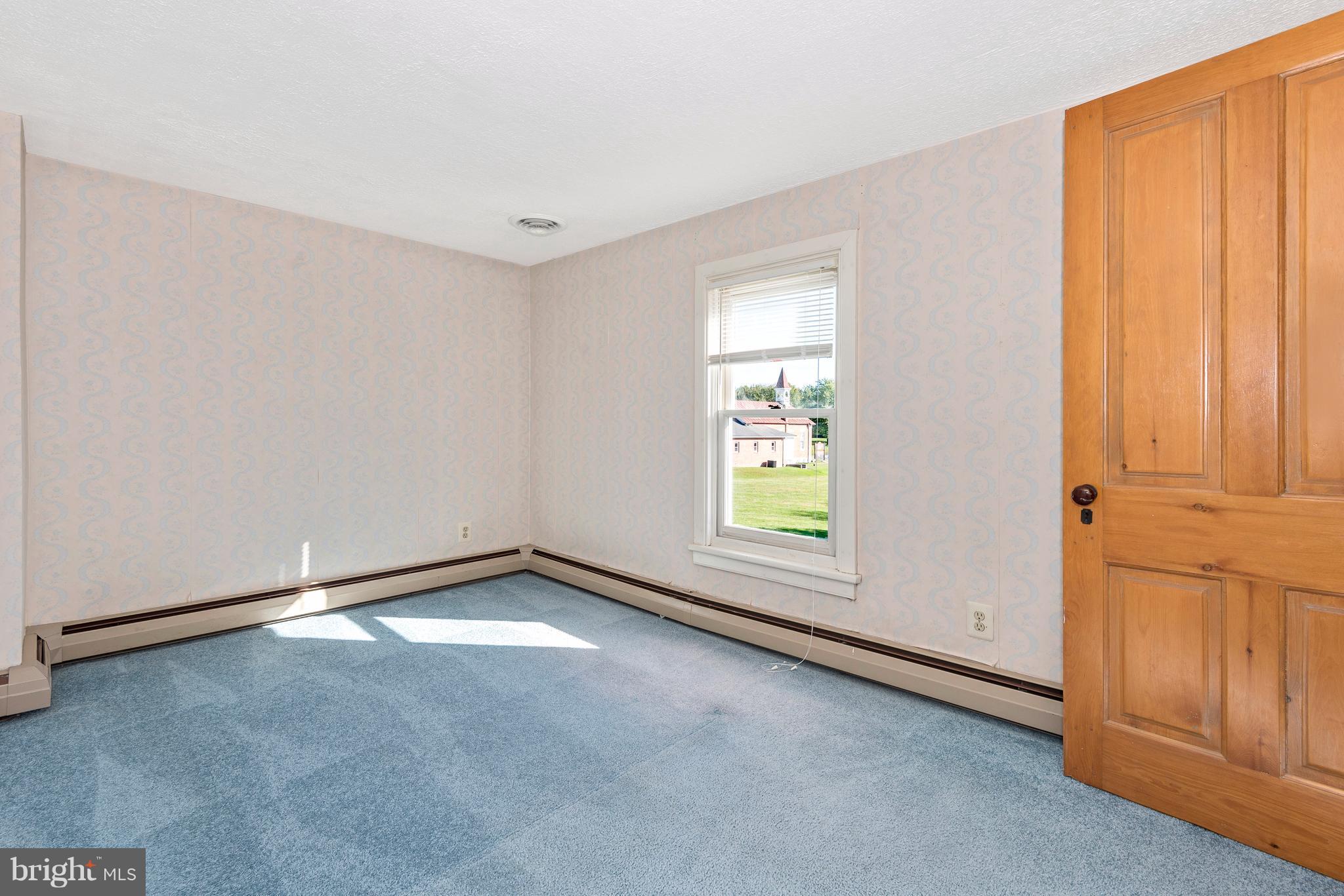9546 Liberty Road Frederick, MD 21701 - Photo 15 of 29 Living Room