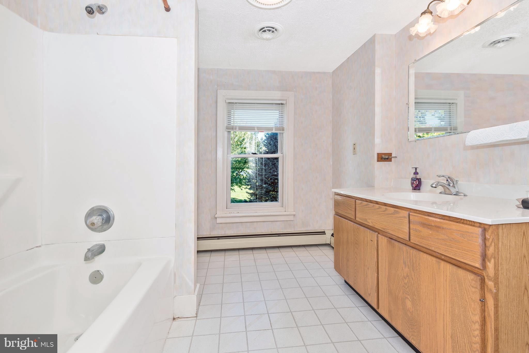 9546 Liberty Road Frederick, MD 21701 - Photo 17 of 29 Bath