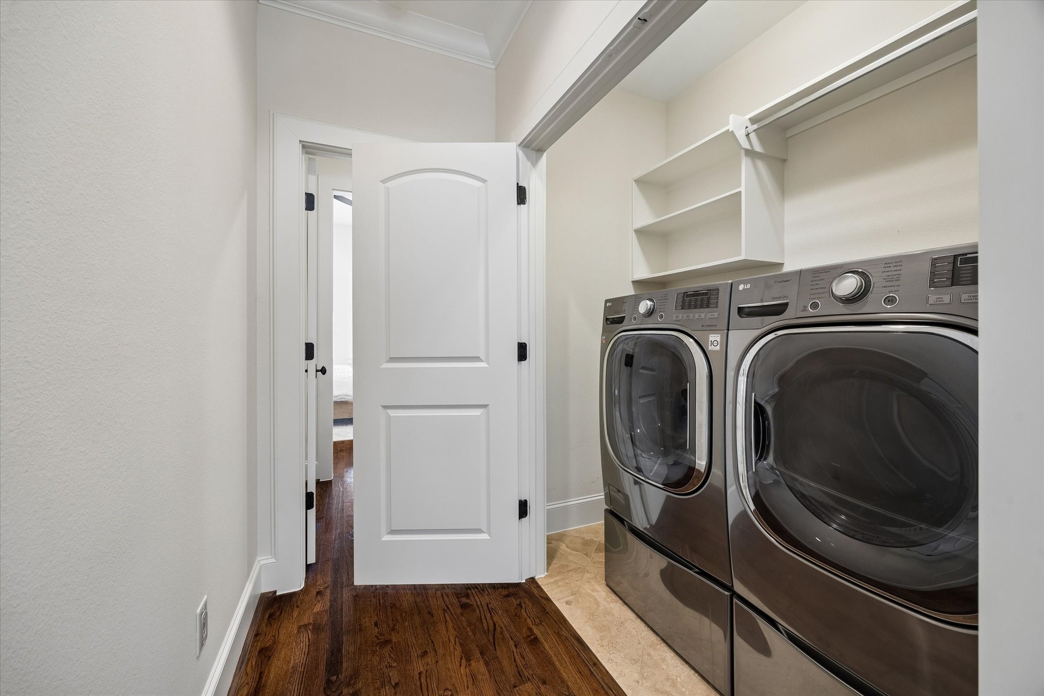 4517 Rose Street Houston, TX 77007 - Photo 31 of 34 Utility room conveniently located off Primary bedroom
