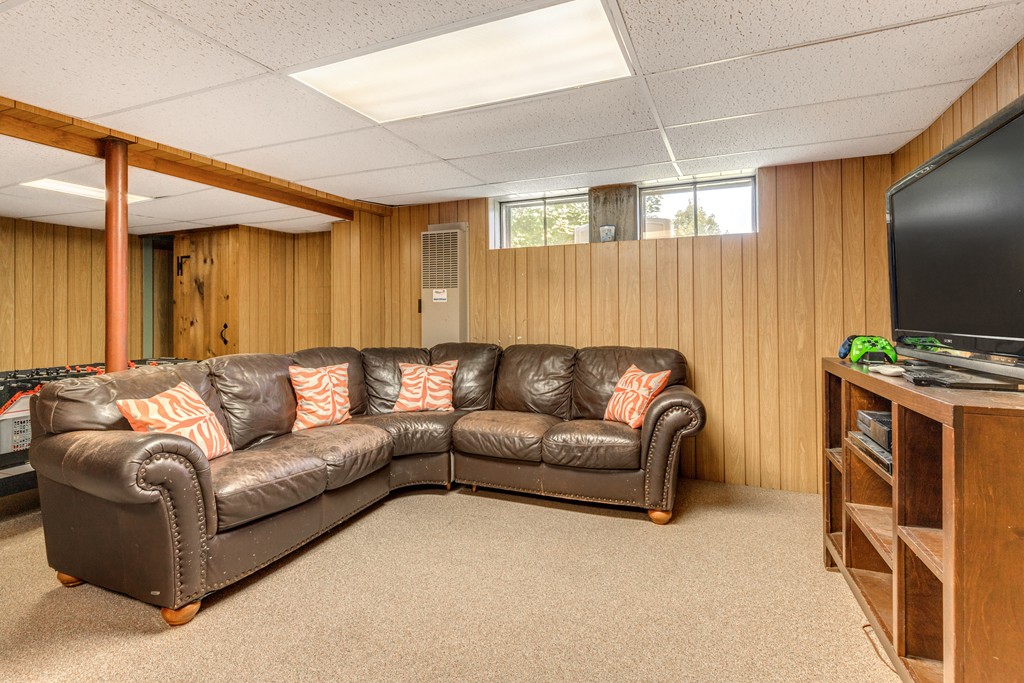 4 Daniels Road Wenham, MA 01984 - Photo 26 of 29 Gallery Image 26