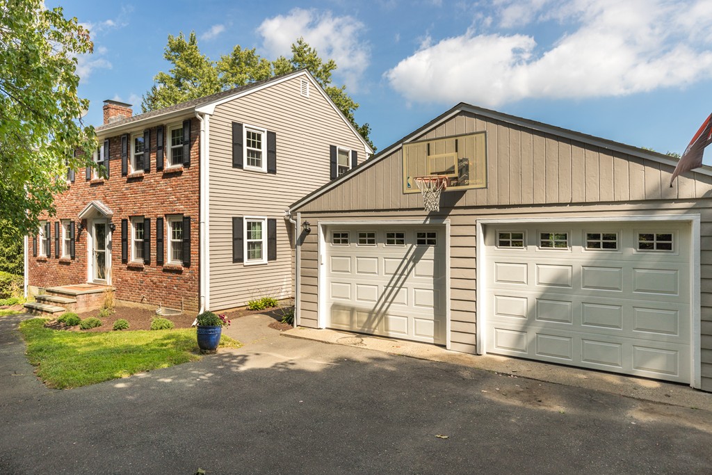 4 Daniels Road Wenham, MA 01984 - Photo 3 of 29 Gallery Image 3