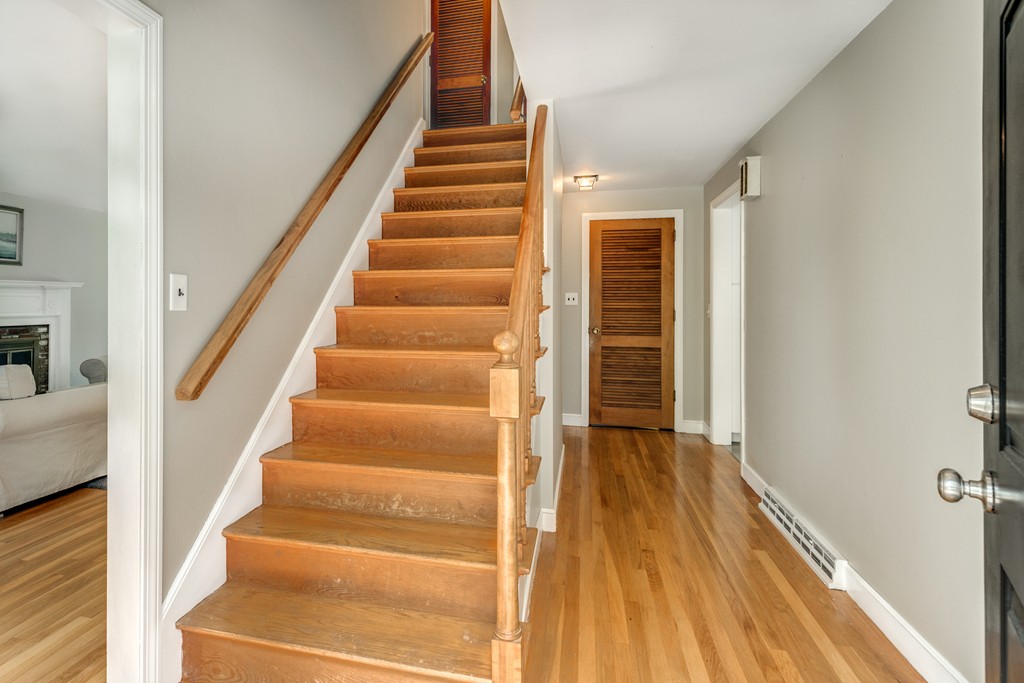 4 Daniels Road Wenham, MA 01984 - Photo 4 of 29 Gallery Image 4
