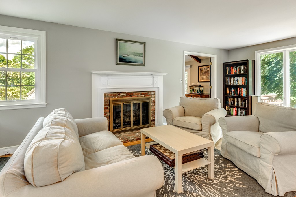 4 Daniels Road Wenham, MA 01984 - Photo 7 of 29 Gallery Image 7