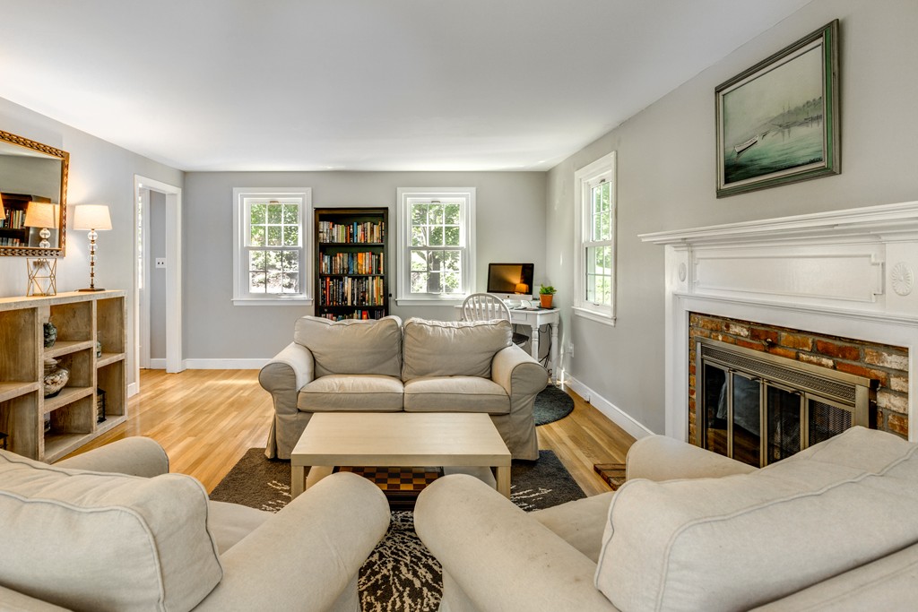 4 Daniels Road Wenham, MA 01984 - Photo 9 of 29 Gallery Image 9