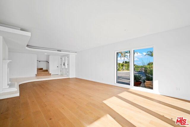 1687 Clear View Drive Beverly Hills, CA 90210 - Photo 13 of 51