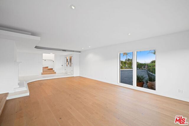 1687 Clear View Drive Beverly Hills, CA 90210 - Photo 18 of 51