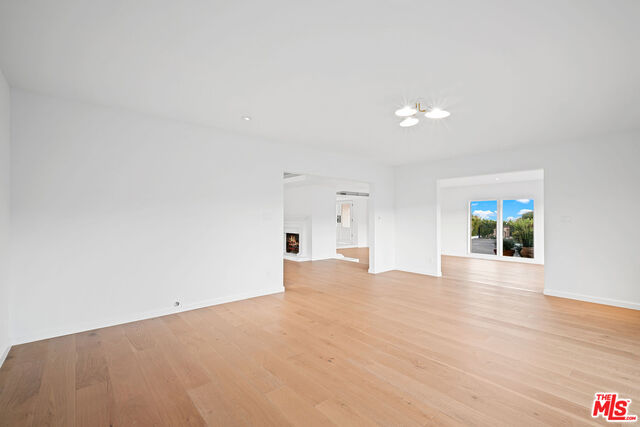 1687 Clear View Drive Beverly Hills, CA 90210 - Photo 20 of 51