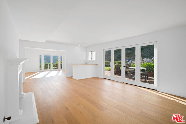 1687 Clear View Drive Beverly Hills, CA 90210 - Photo 26 of 51