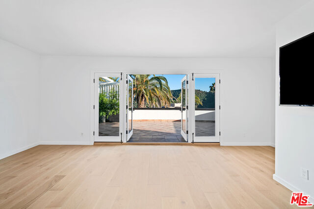 1687 Clear View Drive Beverly Hills, CA 90210 - Photo 37 of 51