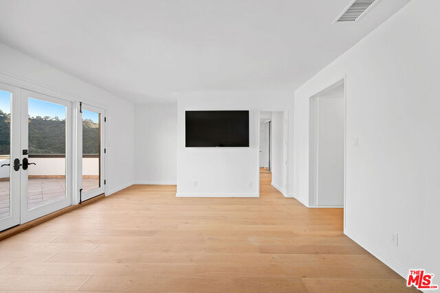 1687 Clear View Drive Beverly Hills, CA 90210 - Photo 38 of 51