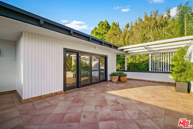 1687 Clear View Drive Beverly Hills, CA 90210 - Photo 40 of 51