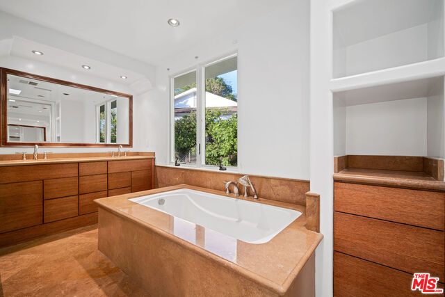 1687 Clear View Drive Beverly Hills, CA 90210 - Photo 41 of 51