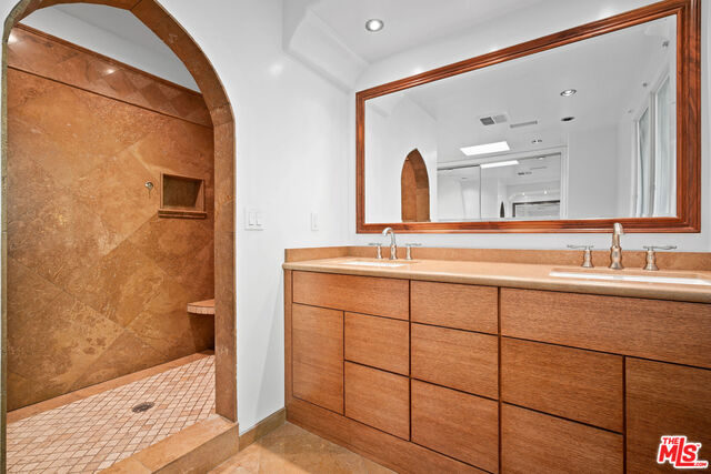 1687 Clear View Drive Beverly Hills, CA 90210 - Photo 43 of 51