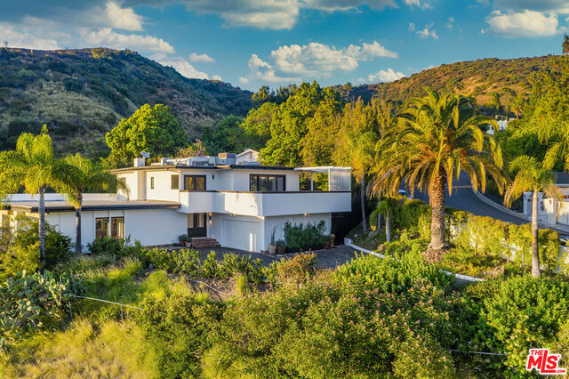 1687 Clear View Drive Beverly Hills, CA 90210 - Photo 9 of 51