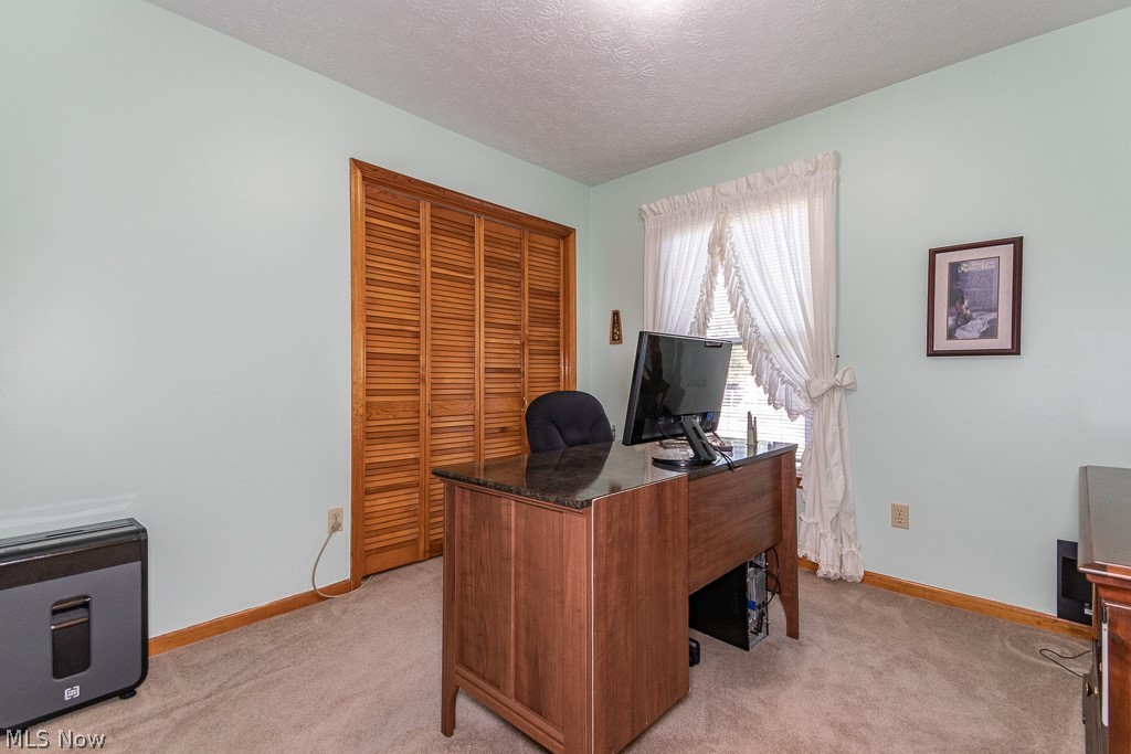4750 Farnhurst Road Cleveland, OH 44124 - Photo 25 of 33
