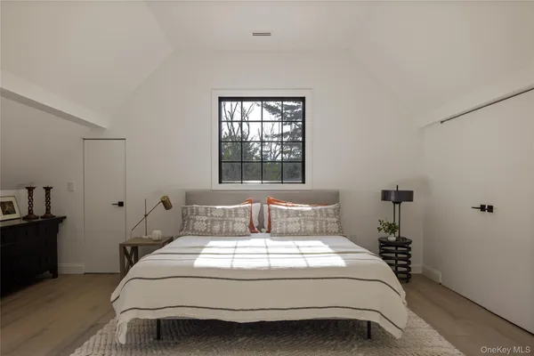 $2,250,000 | 9 Black Bear Road, Bearsville, NY 12409