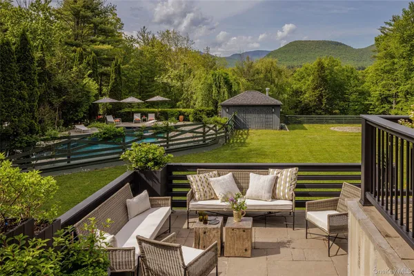 $2,250,000 | 9 Black Bear Road, Bearsville, NY 12409