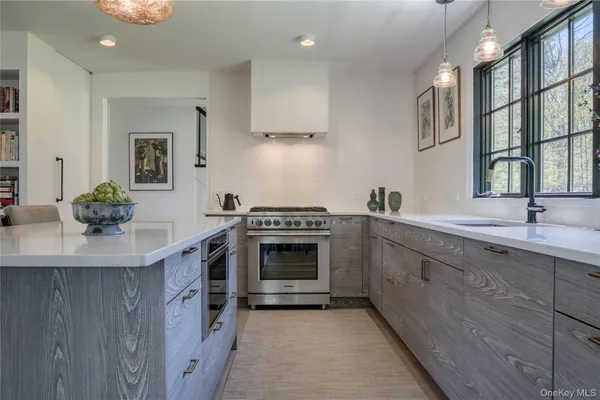 $2,250,000 | 9 Black Bear Road, Bearsville, NY 12409