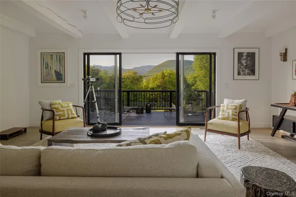 $2,250,000 | 9 Black Bear Road, Bearsville, NY 12409