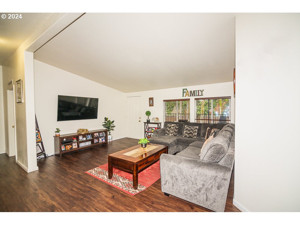 2566 Janelle Way Eugene, OR 97404 - Photo 28 of 47