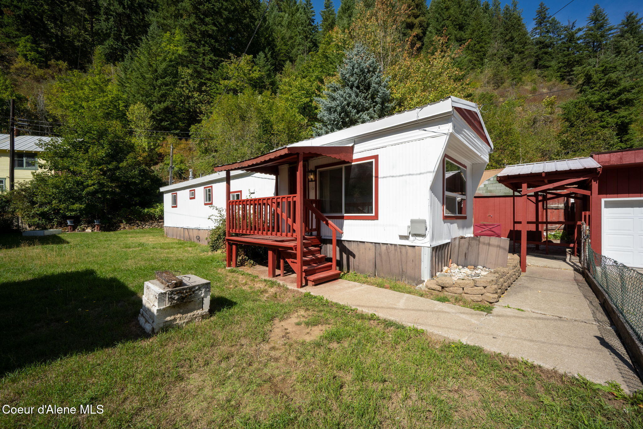 153 Burke Road Wallace, ID 83873 - Photo 6 of 37 side yard