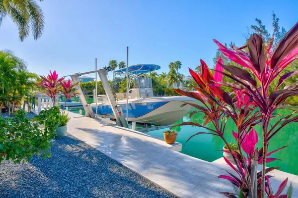 $3,399,000 | 17183 Coral Drive, Sugarloaf, FL 33042