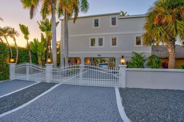 $3,399,000 | 17183 Coral Drive, Sugarloaf, FL 33042