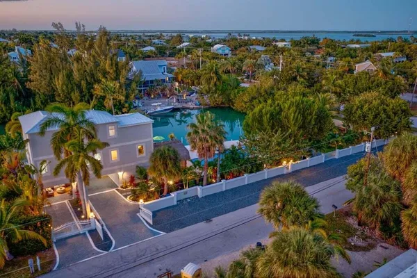 $3,399,000 | 17183 Coral Drive, Sugarloaf, FL 33042