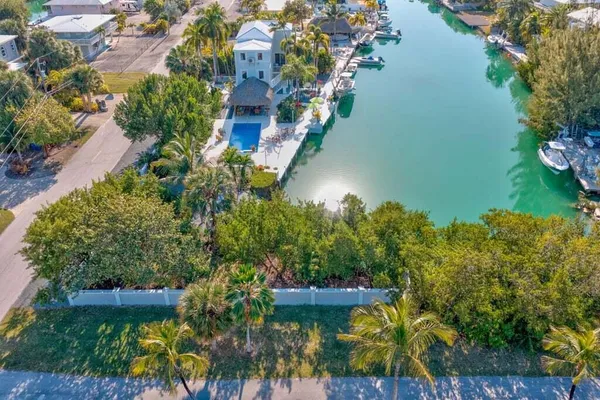 $3,399,000 | 17183 Coral Drive, Sugarloaf, FL 33042