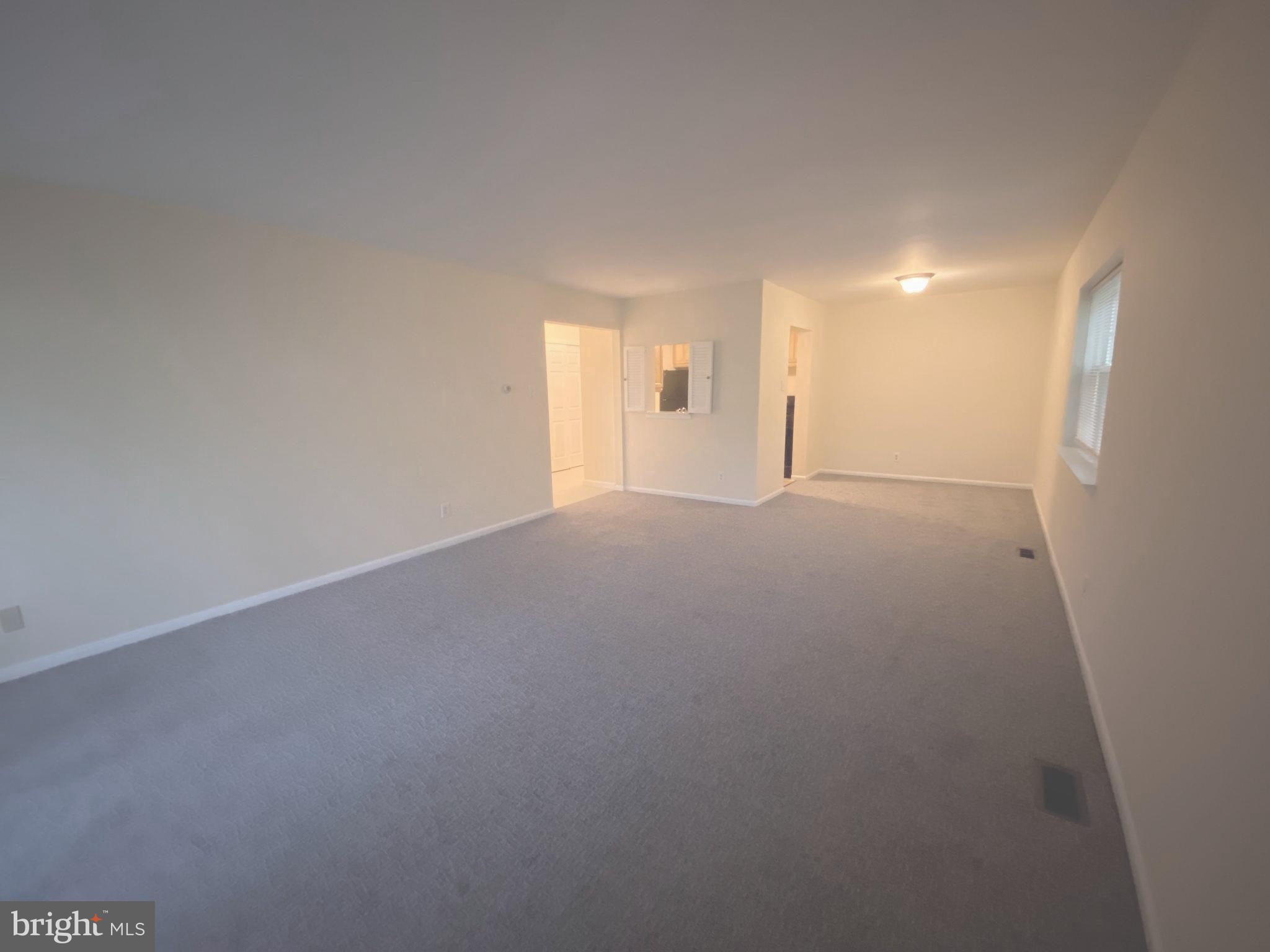 181 Drummers Lane Wayne, PA 19087 - Photo 4 of 11 Huge 19.5x14.5 Living Room