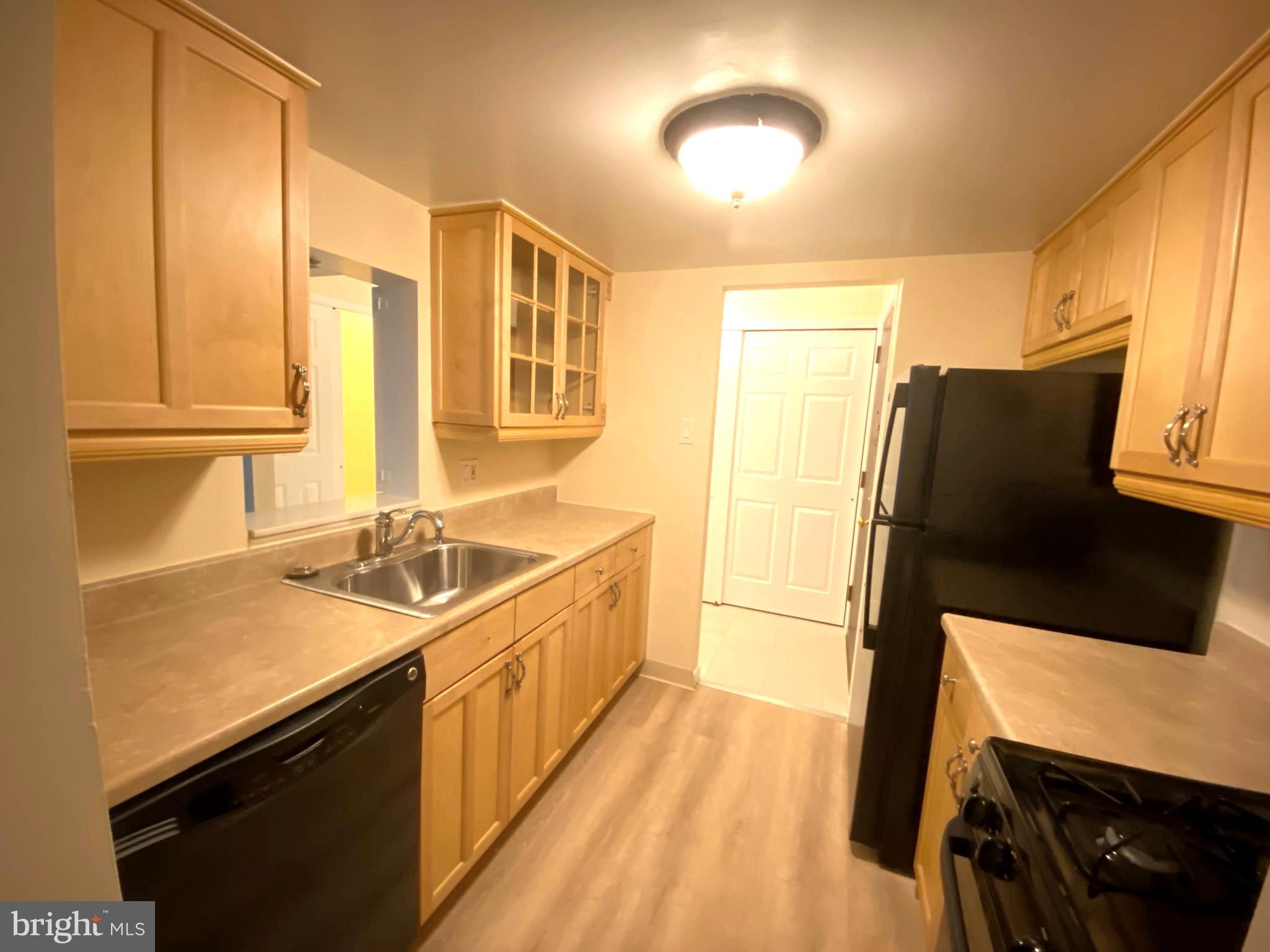 181 Drummers Lane Wayne, PA 19087 - Photo 6 of 11 Totally remodeled Kitchen with new fridge & floor