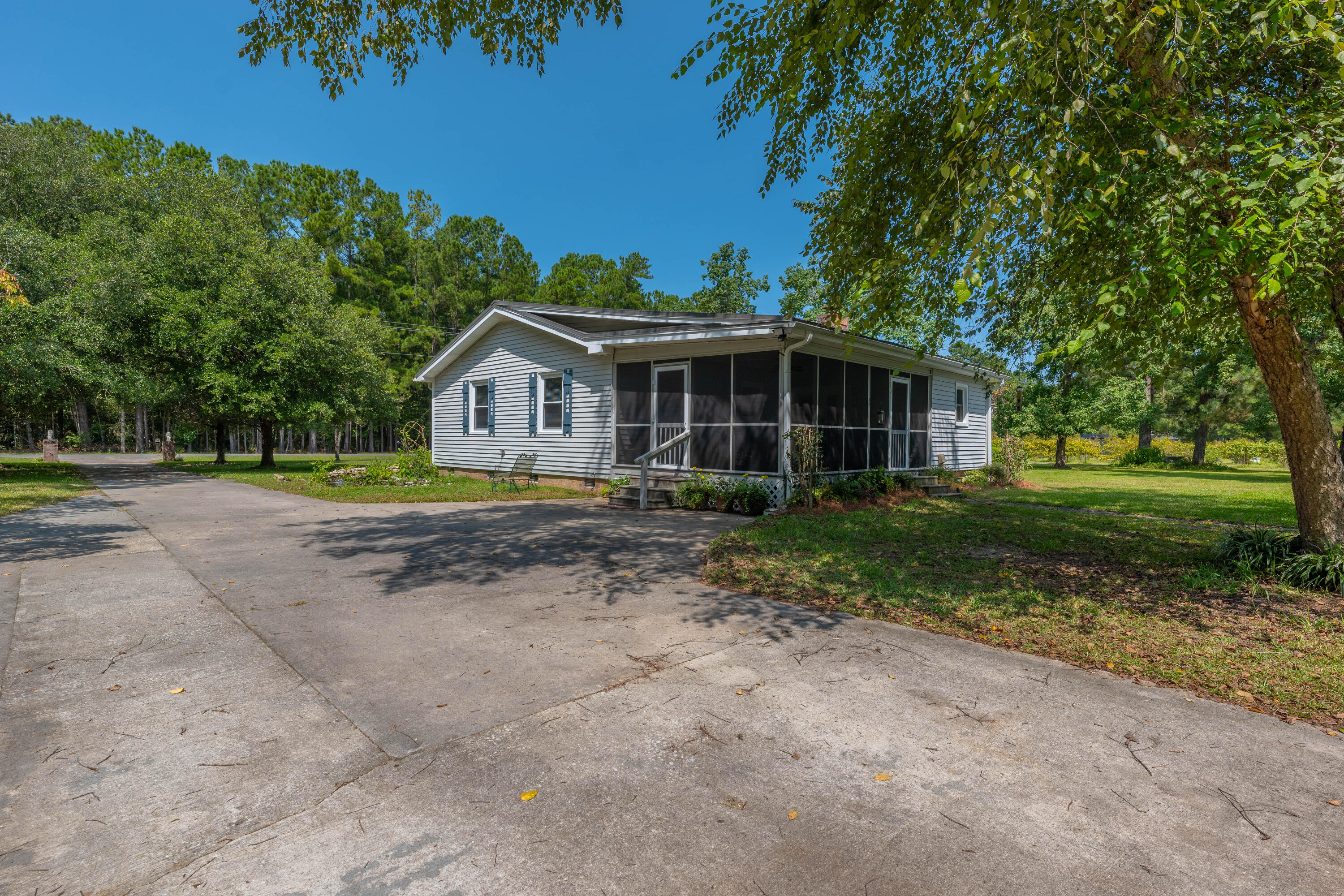 806 Appii Road Moncks Corner, SC 29461 - Photo 43 of 49 P1042027