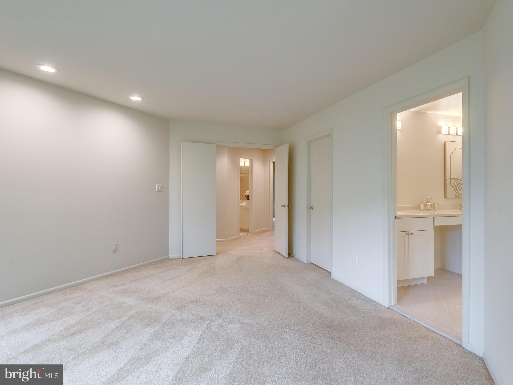 11121 Lakespray Way Reston, VA 20191 - Photo 16 of 29 Owners bedroom with recessed lighting