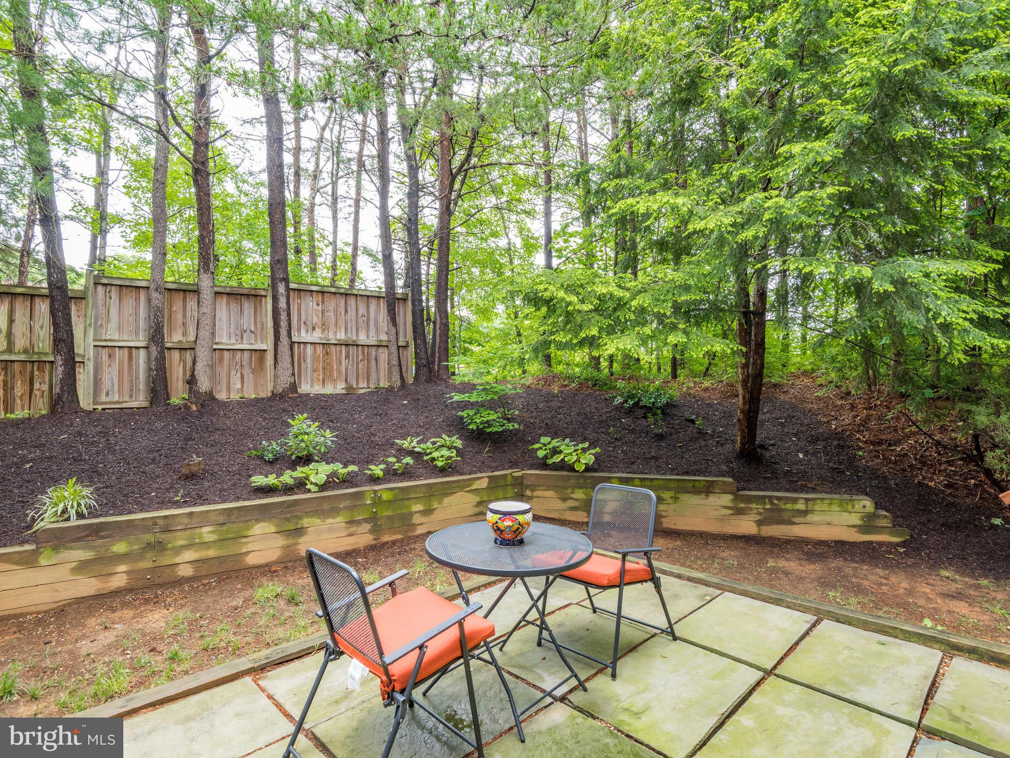 11121 Lakespray Way Reston, VA 20191 - Photo 24 of 29 Rear patio