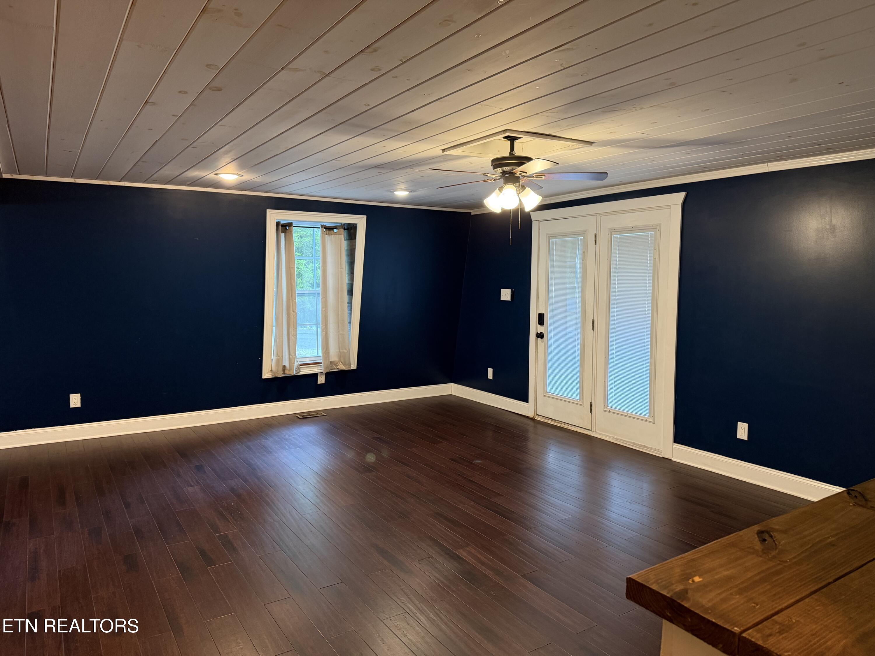 913 Topside Road Sevierville, TN 37862 - Photo 2 of 28 Entry