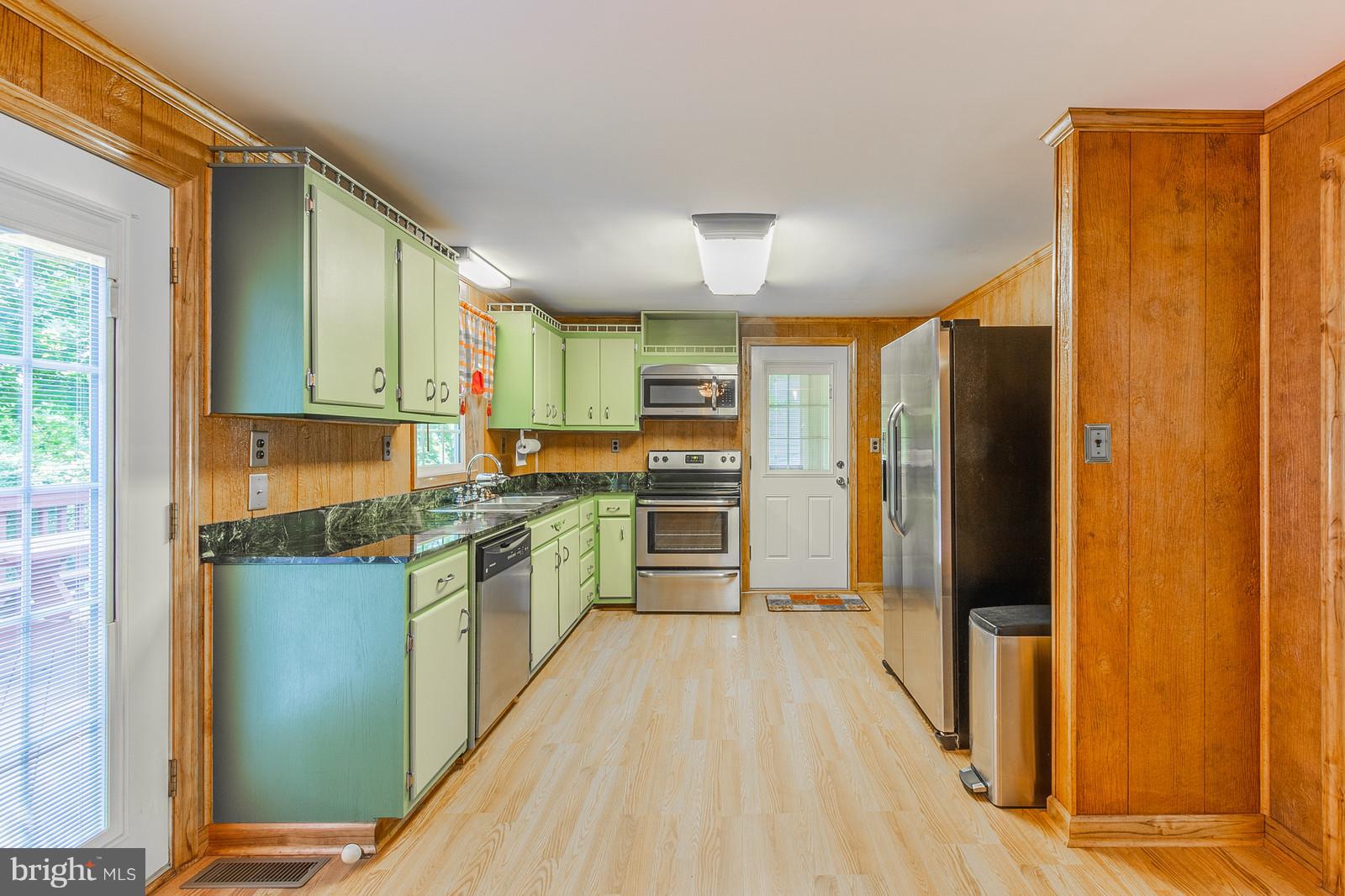 181 Eley Road Fredericksburg, VA 22406 - Photo 7 of 30 Stainless Steel Appliances