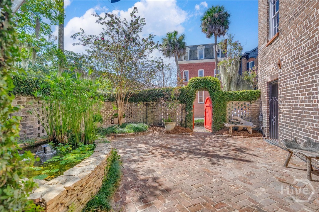 224 East Gordon Street Savannah, GA 31401 - Photo 11 of 39