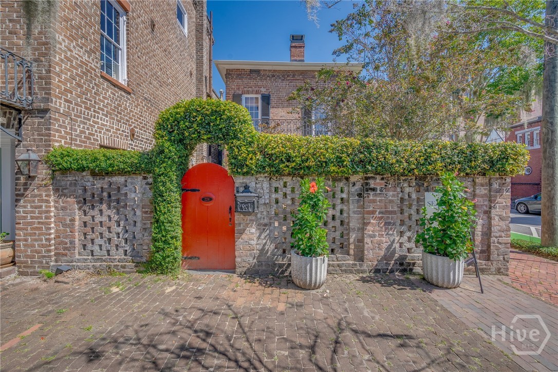 224 East Gordon Street Savannah, GA 31401 - Photo 3 of 39