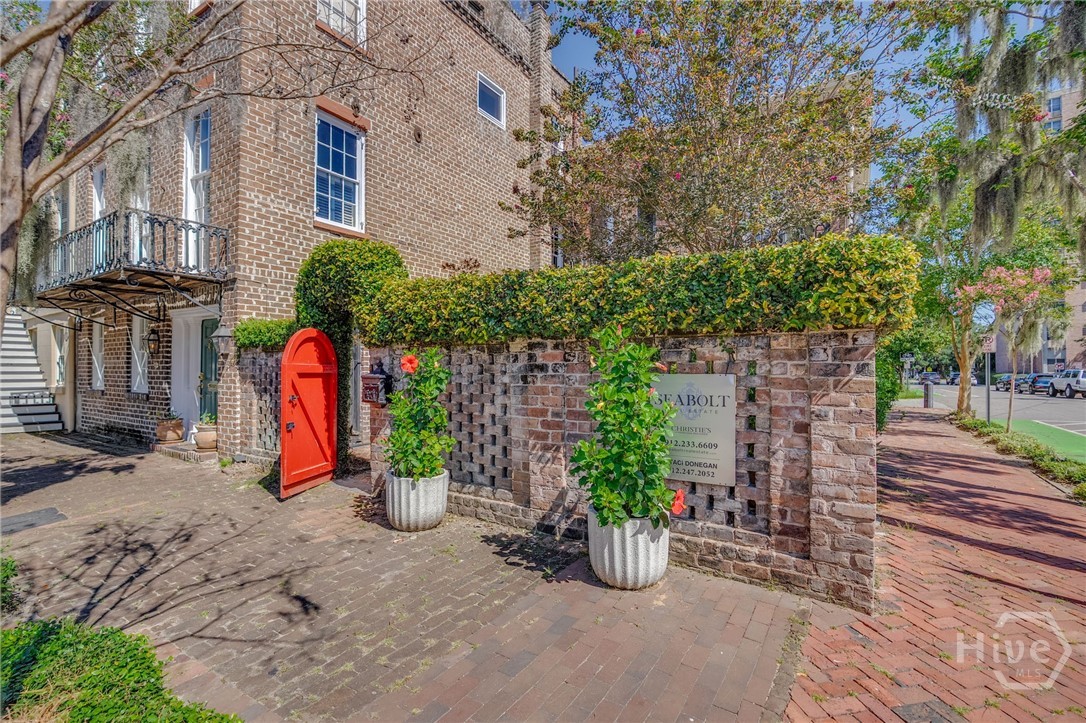 224 East Gordon Street Savannah, GA 31401 - Photo 6 of 39