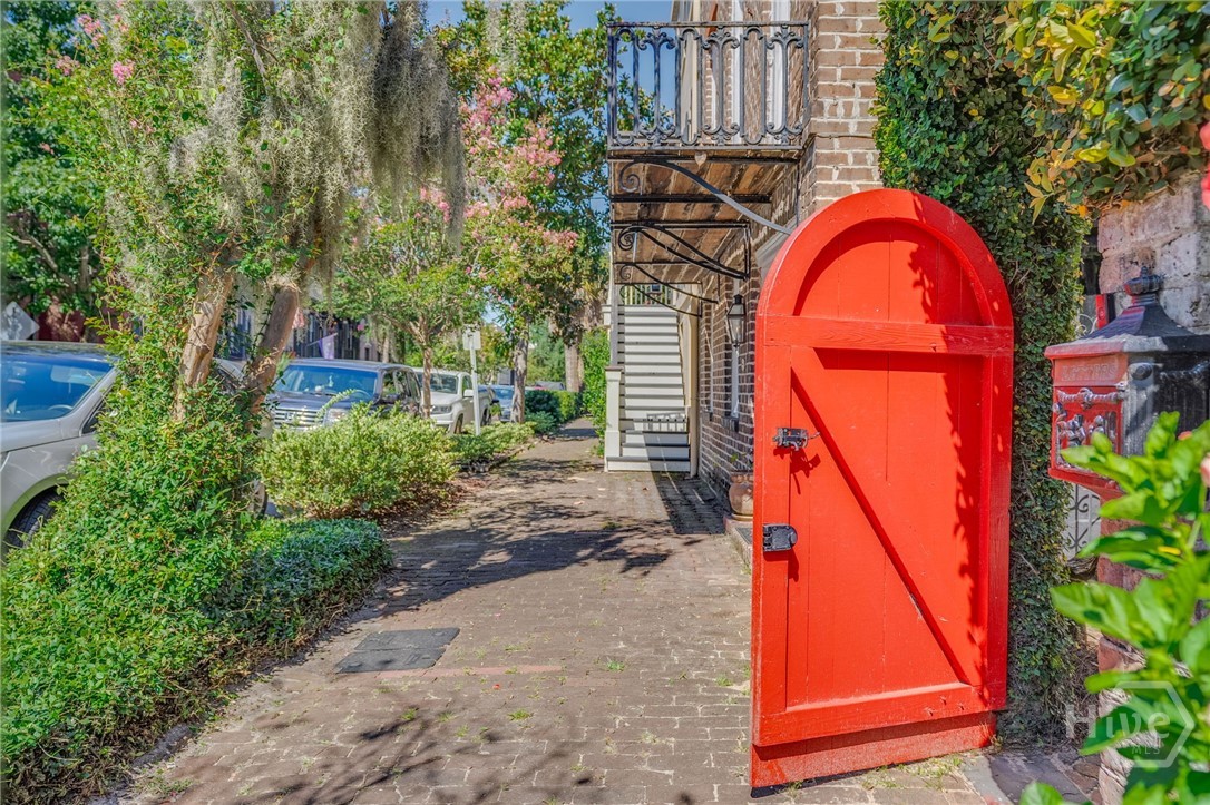 224 East Gordon Street Savannah, GA 31401 - Photo 8 of 39