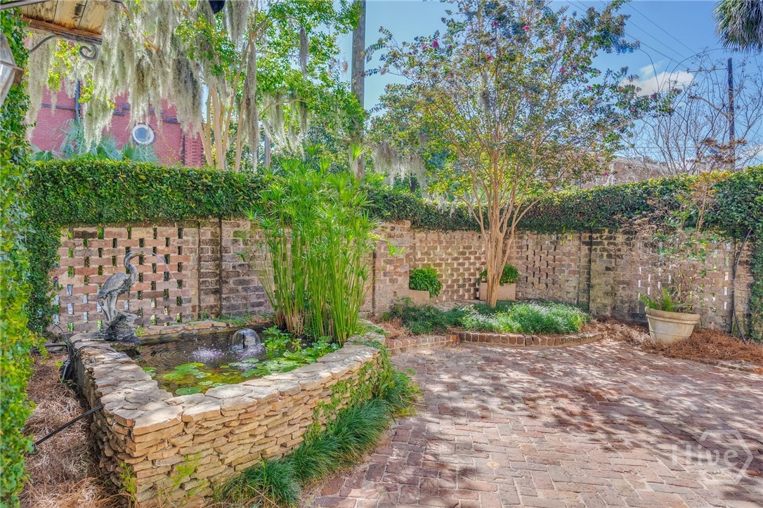 224 East Gordon Street Savannah, GA 31401 - Photo 9 of 39