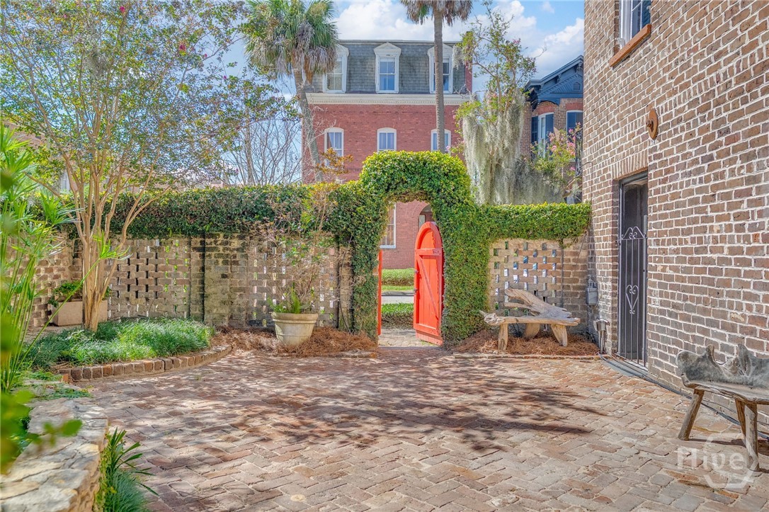 224 East Gordon Street Savannah, GA 31401 - Photo 10 of 39