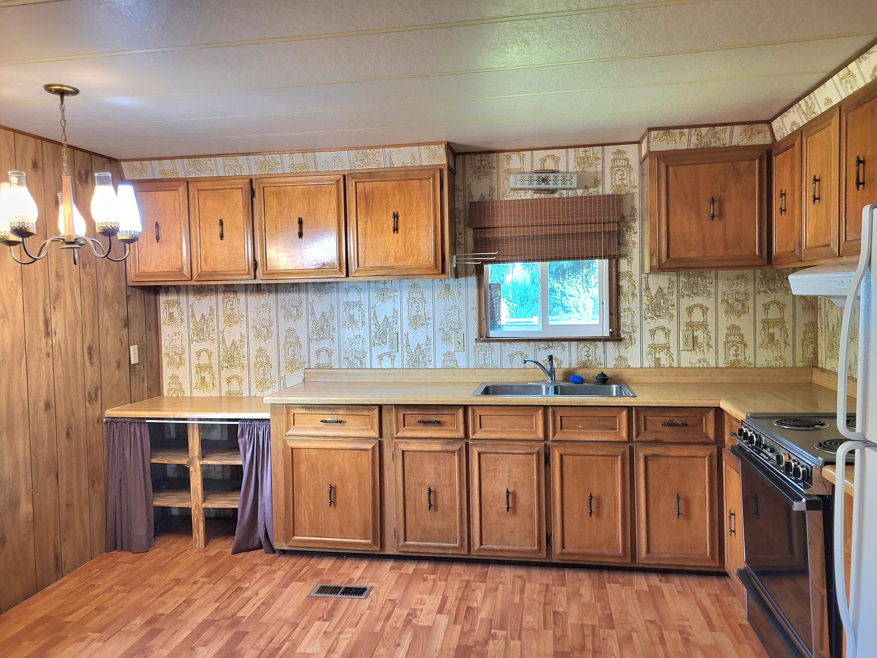 6901 Old Stage Road, Unit 11 Central Point, OR 97502 - Photo 3 of 22 20251031_134815 (1)