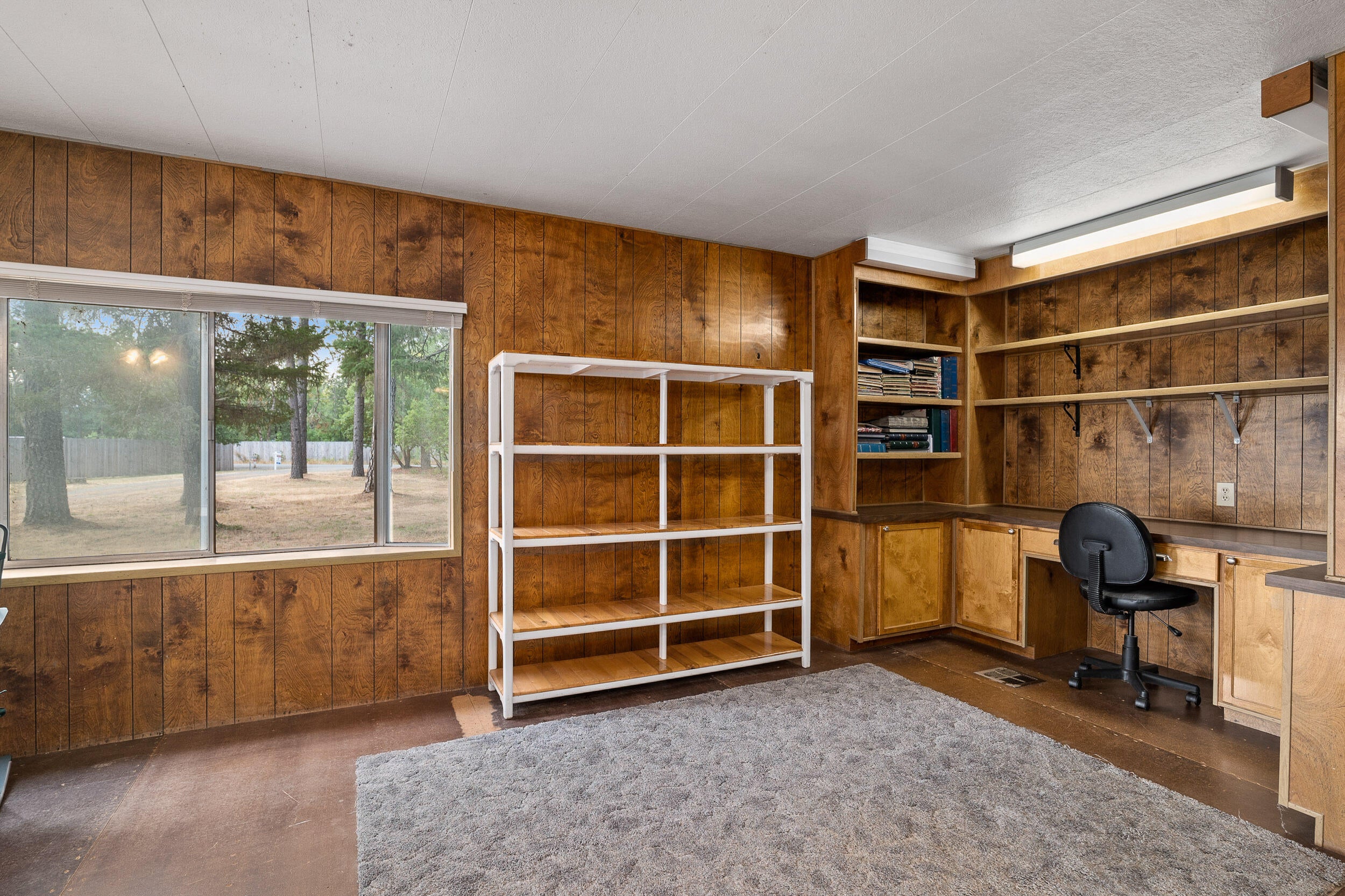 190 Martin Road Cave Junction, OR 97523 - Photo 16 of 43 Office