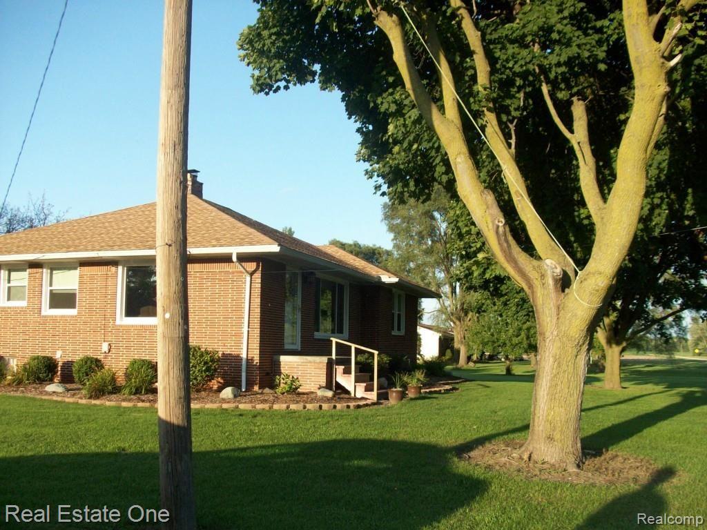 4944 Ohara Road Carleton, MI 48117 - Photo 4 of 48 Ohara 085.jpg