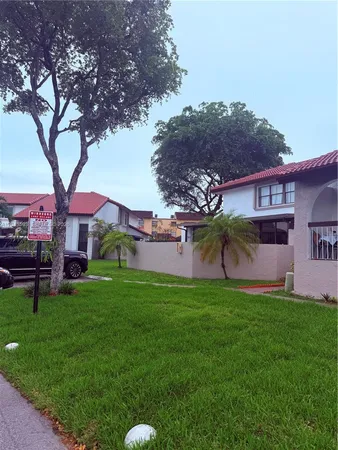 $3,300 | 9909 Northwest 9th St Circle, Unit 43, Miami, FL 33172
