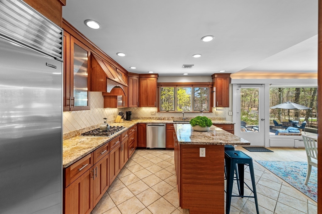 11 Laurel Road Swampscott, MA 01907 - Photo 14 of 38