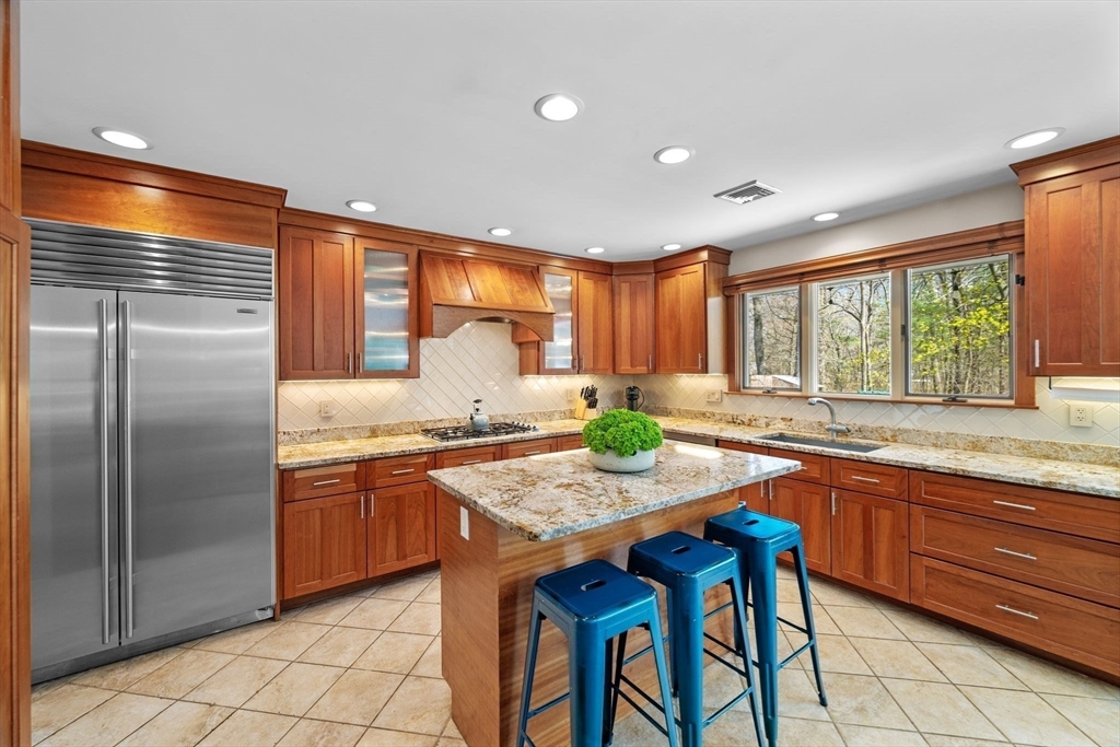 11 Laurel Road Swampscott, MA 01907 - Photo 15 of 38